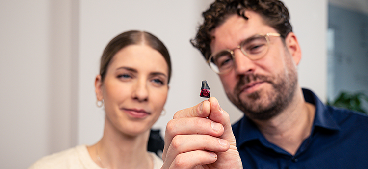 Kunden zeigen sehr interessiert das IDO Hoergeraet